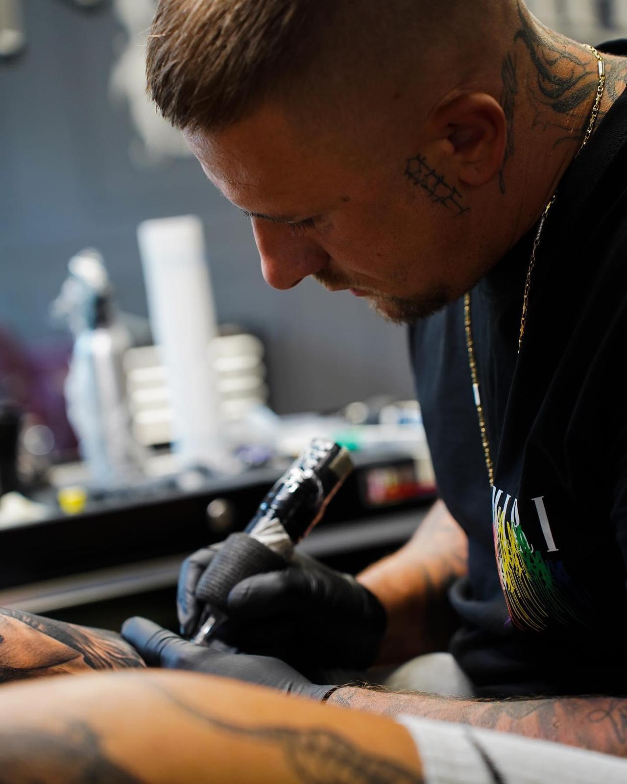 Robert Piwko Tattoo Artist
